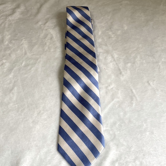 Luciano Gatti Men’s 100% Silk Tie - Picture 2 of 5